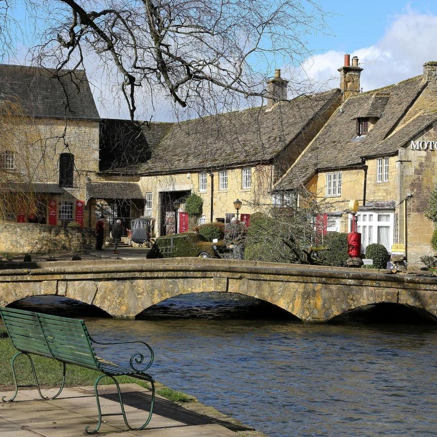 Chestnut Bed And Breakfast Bourton-on-the-Water Exterior photo